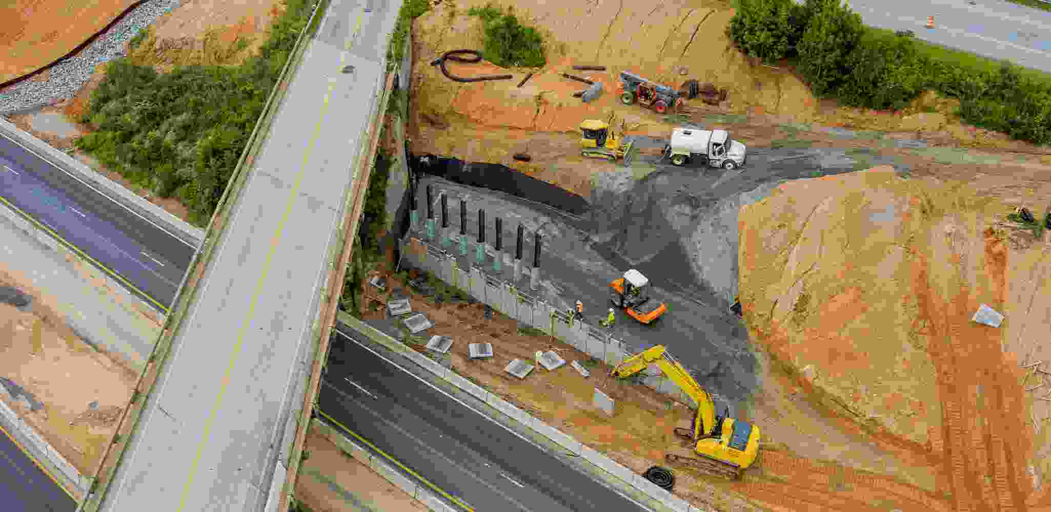 ⁃ General contractor services